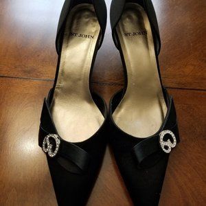 St John's Pretze Pump size 7.5